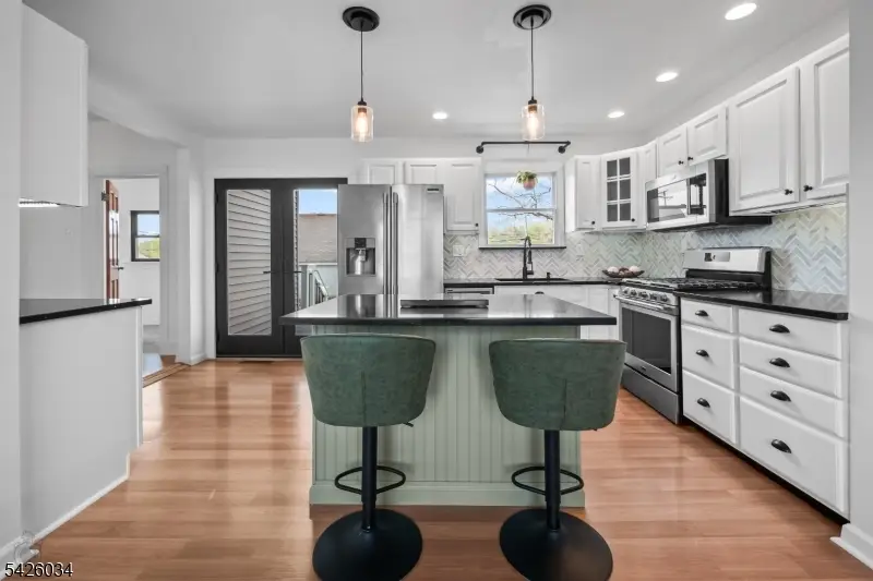 7 Park Sq, Delaware Park, NJ 08865 - #3