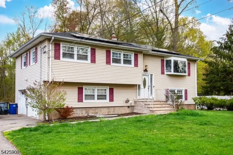 17 Cole Rd, Fairfield, NJ 07004 - #1