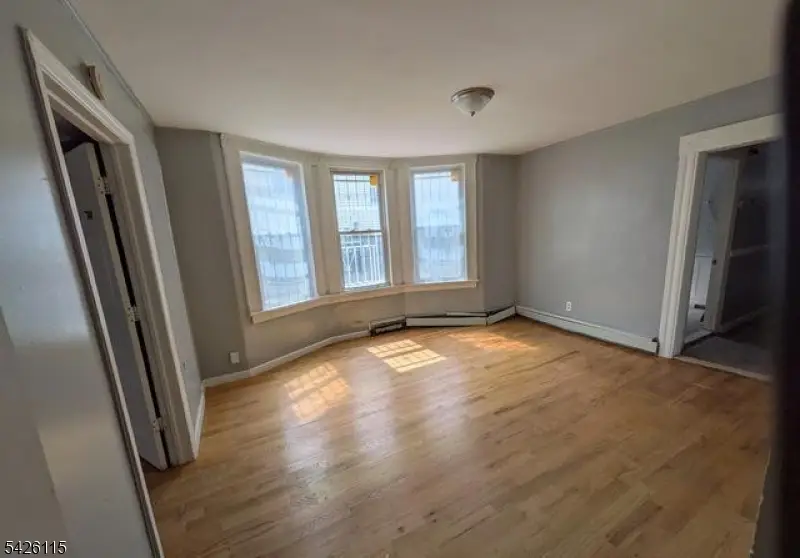 553 S 10th St, Newark, NJ 07103 - #2