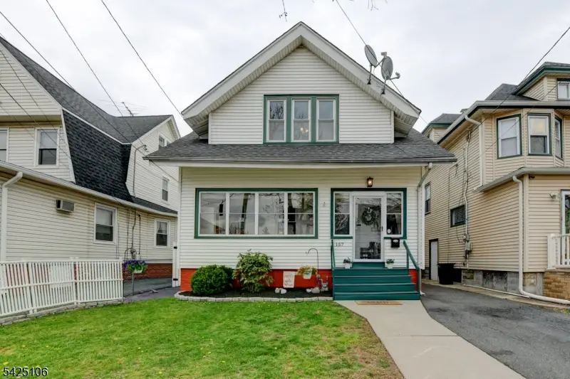 157 Berwyn St, Roselle Park, NJ 07204 - #1