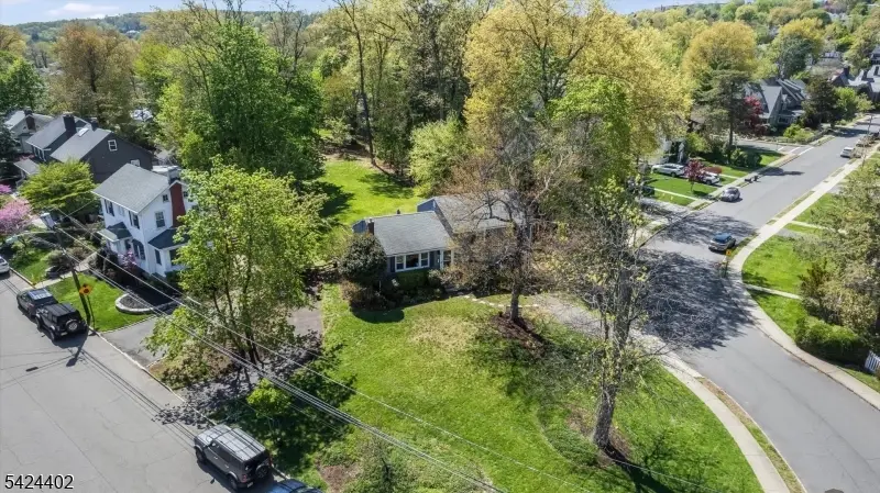 30 Bellaire Dr, Montclair, NJ 07042 - #3