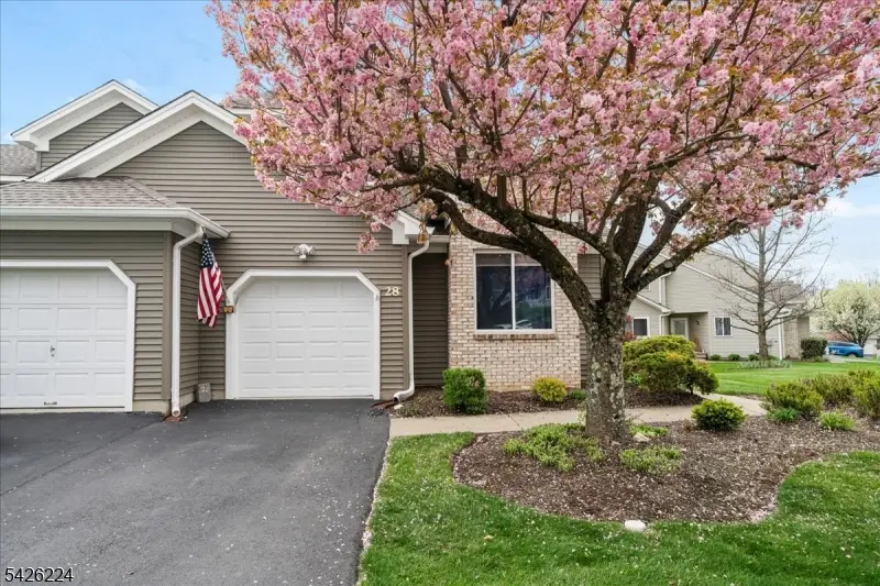 28 Sundance Ter, Hardyston, NJ 07419 - #1