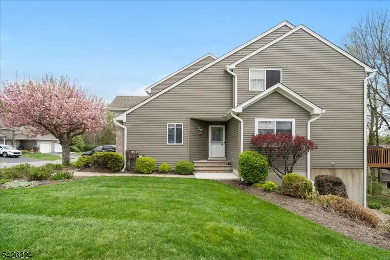 28 Sundance Ter, Hardyston, NJ 07419 - #3