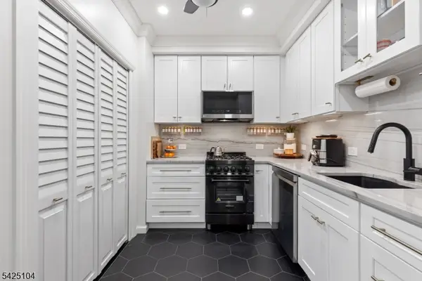 91 Coles St #1, Jersey City, NJ 07302