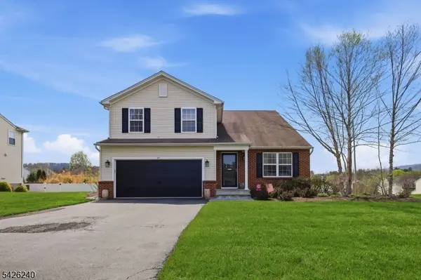 27 Lambert St, Washington Boro, NJ 07882