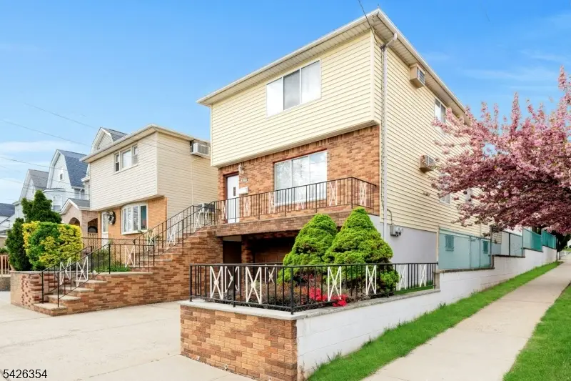 397 Davis Ave, Kearny, NJ 07032 - #2