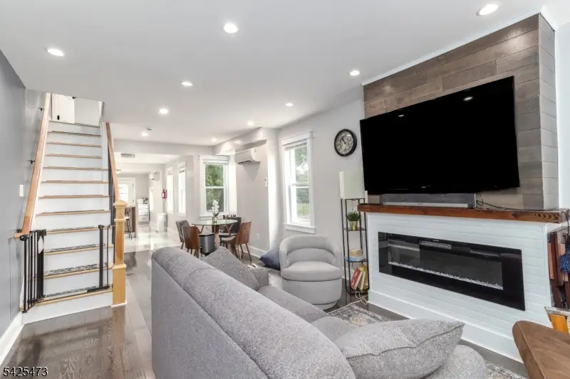 475 Locust Ave, Burlington, NJ 08016 - #1