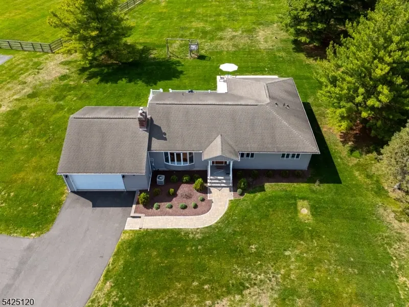 33 Hog Hollow Rd, Pittstown, NJ 08867 - #2