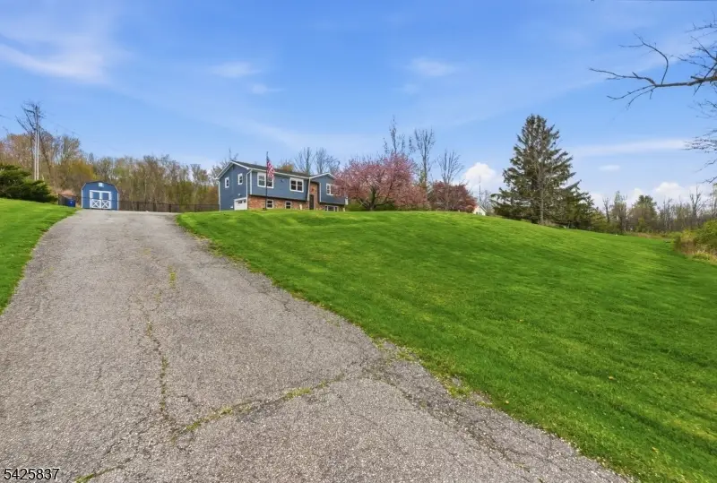 87 Mudtown Rd, Wantage, NJ 07461 - #1