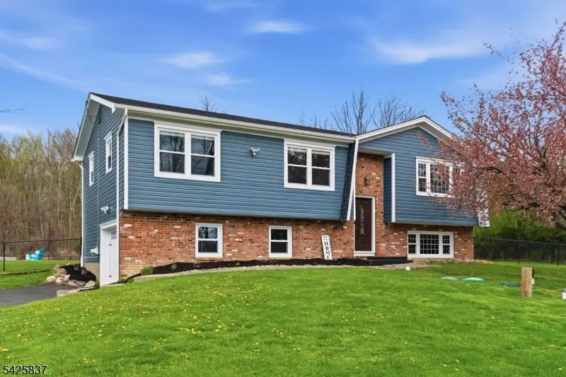 87 Mudtown Rd, Wantage, NJ 07461 - #3