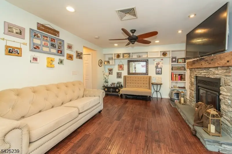 8 Lehigh Way, Hopatcong, NJ 07843 - #3