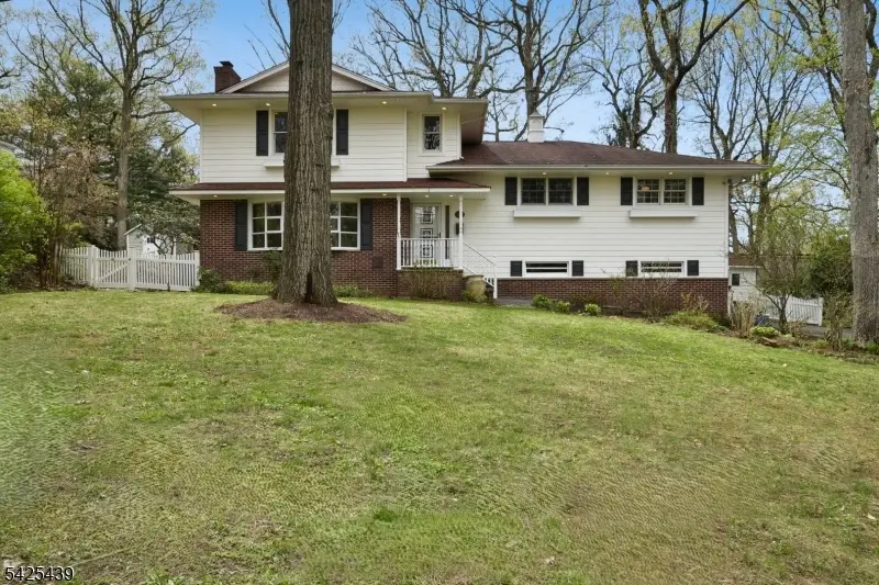 133 Murray Hill Blvd, Berkeley Heights, NJ 07974 - #1