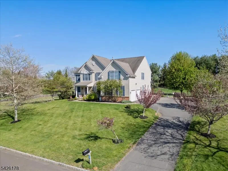 1 Tanager Dr, Raritan, NJ 08551 - #2