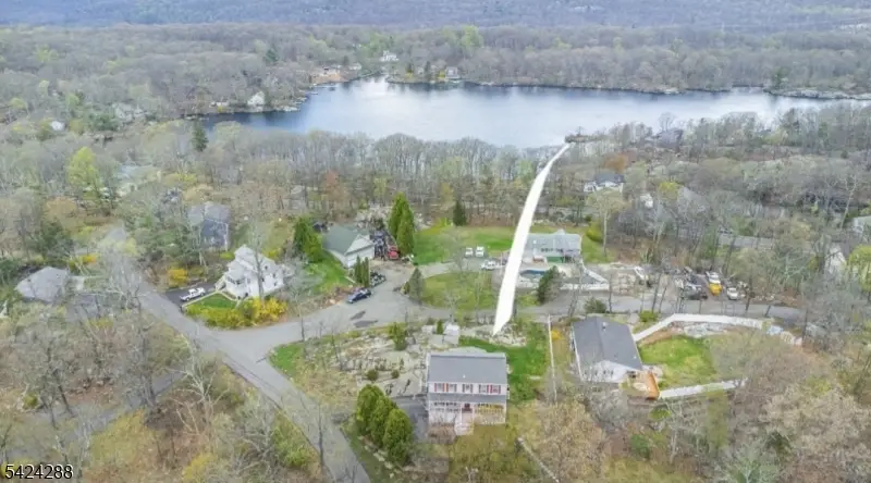 8 Papoose Trl, Hopatcong, NJ 07821 - #1