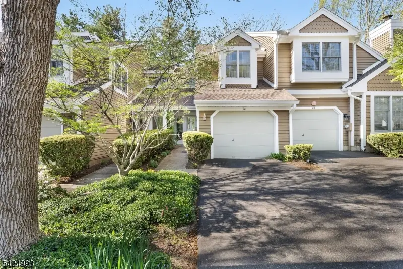 90 Stone Run Rd, The Hills, NJ 07921 - #1