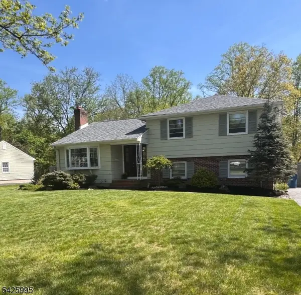 32 Fieldcrest Dr, Scotch Plains Twp., NJ 07076