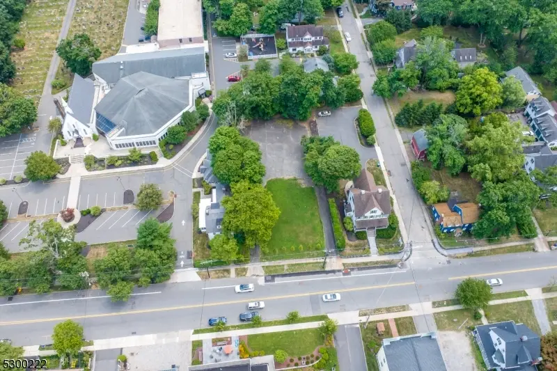 12 W Main St, Mendham, NJ 07945 - #3