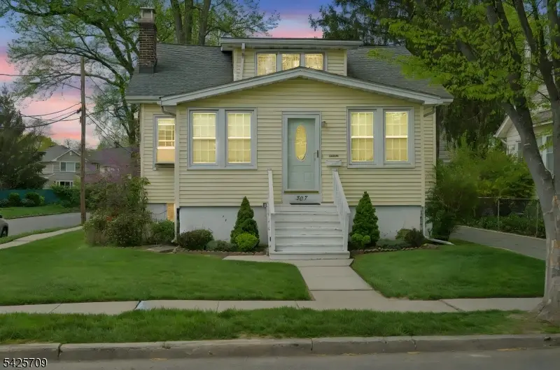 307 Manor Ave, Cranford, NJ 07016 - #1