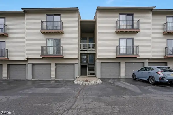 206 Spruce Hills Dr #206, Glen Gardner Boro, NJ 08826