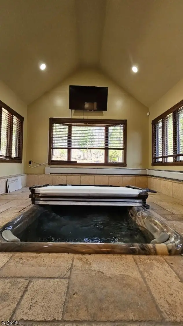 534 Hamburg Tpke, Macopin, NJ 07480 - #3