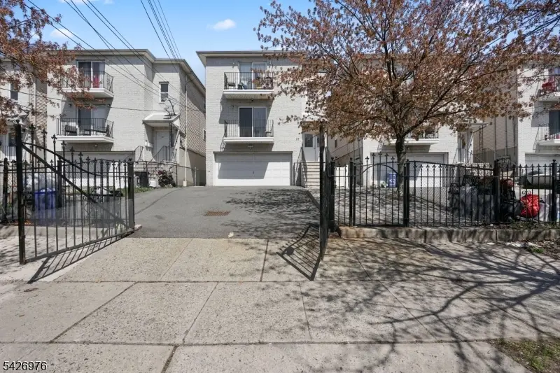 19 Halleck St, Newark, NJ 07104 - #1