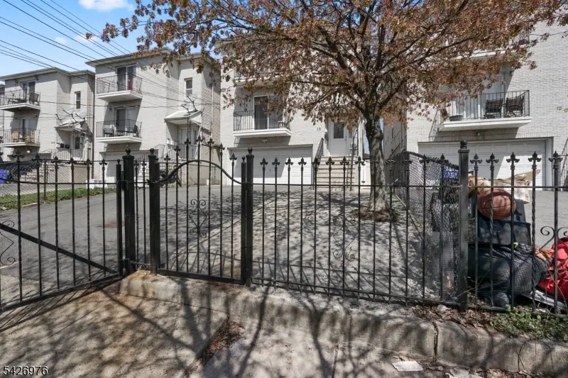 19 Halleck St, Newark, NJ 07104 - #3