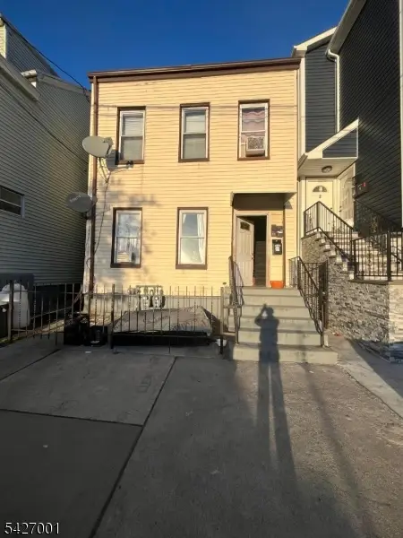 155 Beech St, Paterson City, NJ 07501