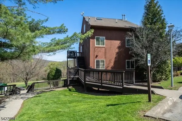 6 Falkenstein Dr Unit 8, Vernon Twp., NJ 07462