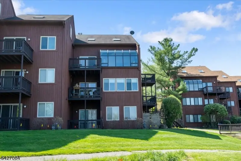 6 Falkenstein Dr Unit 8, Vernon, NJ 07462 - #2