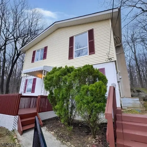 17 Clover Ter, Lake Hopatcong, NJ 07849 - #1