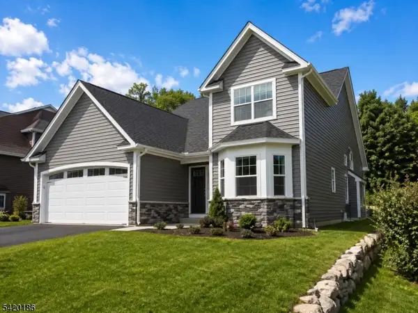 11 Bluffs Ct, Hamburg Boro, NJ 07419