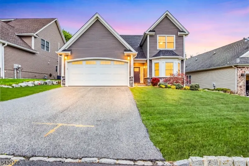 11 Bluffs Ct, Hamburg, NJ 07419 - #2
