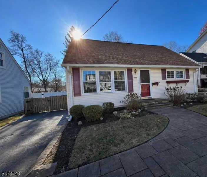 510 Albermarle St, Rahway, NJ 07065 - #1