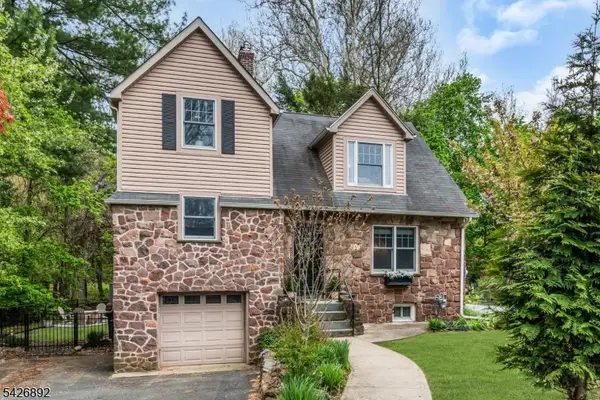 10 Passaic Ave, Roseland Boro, NJ 07068