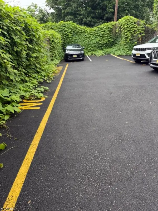 100A Grant Ave, Jersey City, NJ 07305