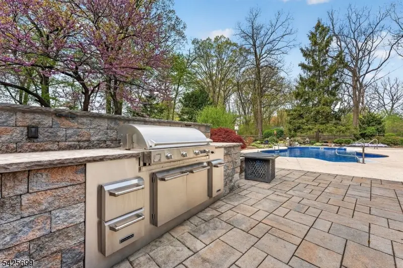 48 Tree Top Rd, Whitehouse Station, NJ 08889 - #3