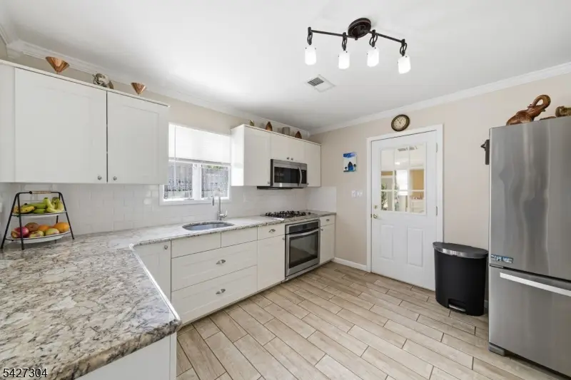 47 Kendall Dr, Parlin, NJ 08859 - #2