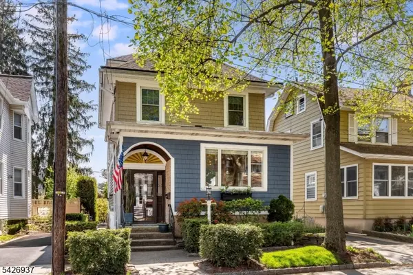 27 Edgewood Rd, Bloomfield Twp., NJ 07003