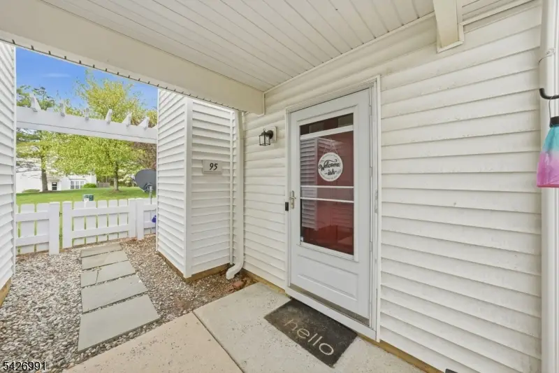 95 Almond Dr, Franklin, NJ 08873 - #1