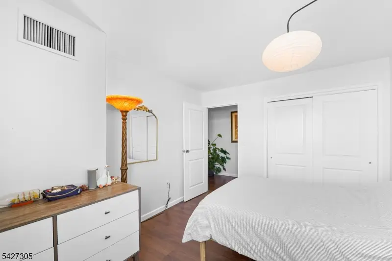 2005 Harmon Cove Tower, Secaucus, NJ 07094 - #2