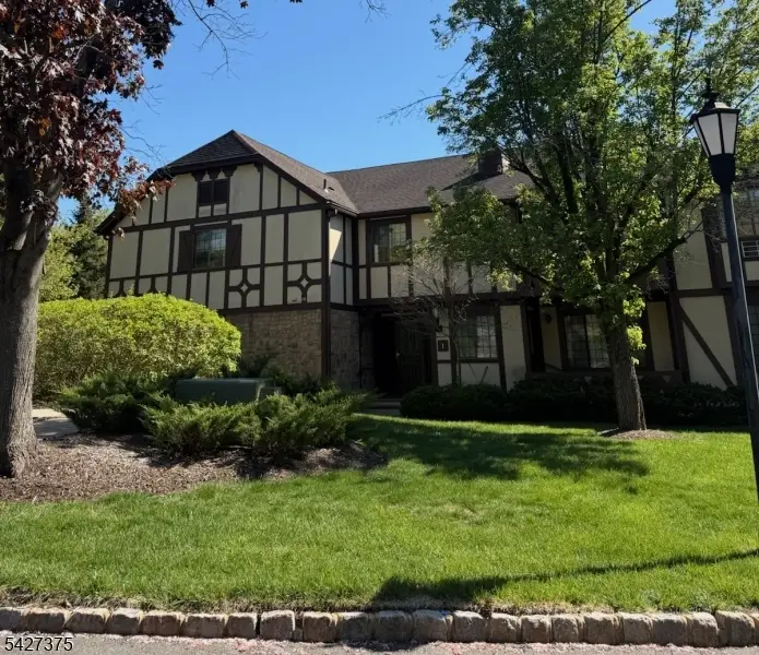 1G Avon Ct #1G, Chatham, NJ 07928 - #1