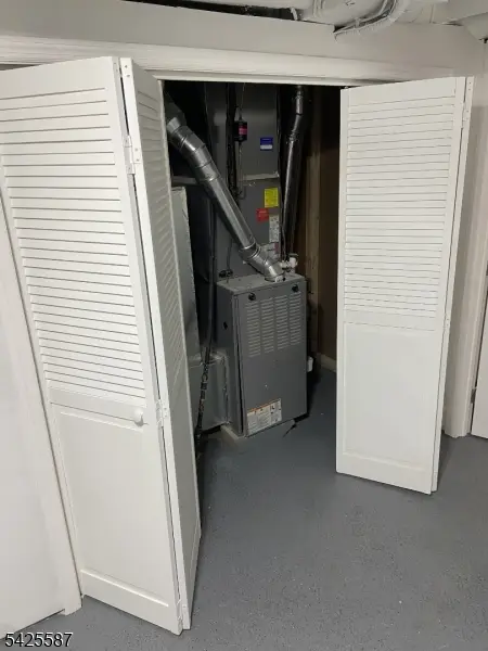 271 Valley Rd, Clark, NJ 07066 - #3