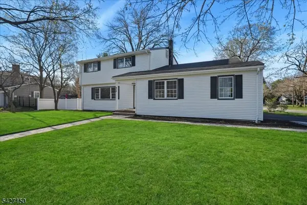 56 Manor Rd, Harrington Park Boro, NJ 07640