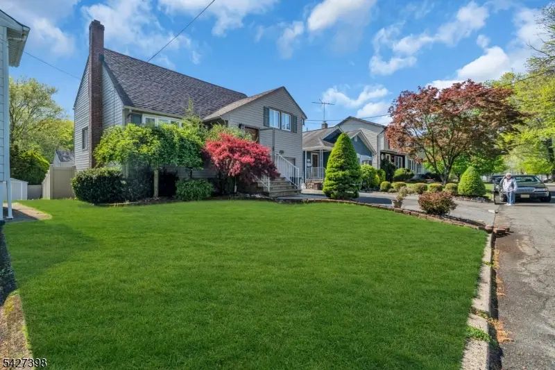 1453 Lambert St, Rahway, NJ 07065 - #2