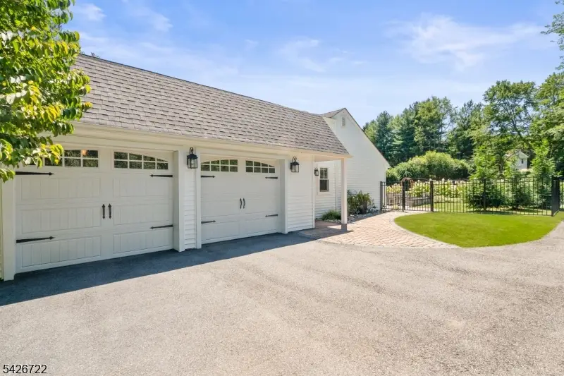 17 Drake Rd, Mendham, NJ 07945 - #3