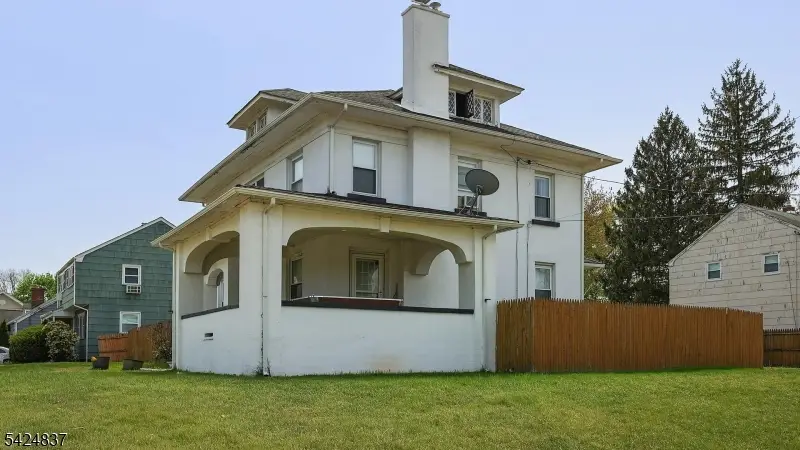 260 S Washington Ave, Dunellen, NJ 08812 - #2