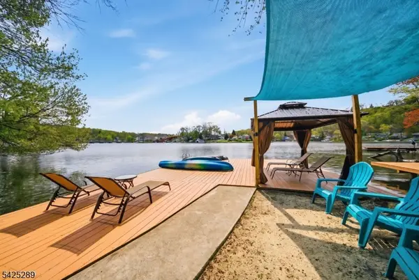 11 Deane Rd, Hopatcong Boro, NJ 07843