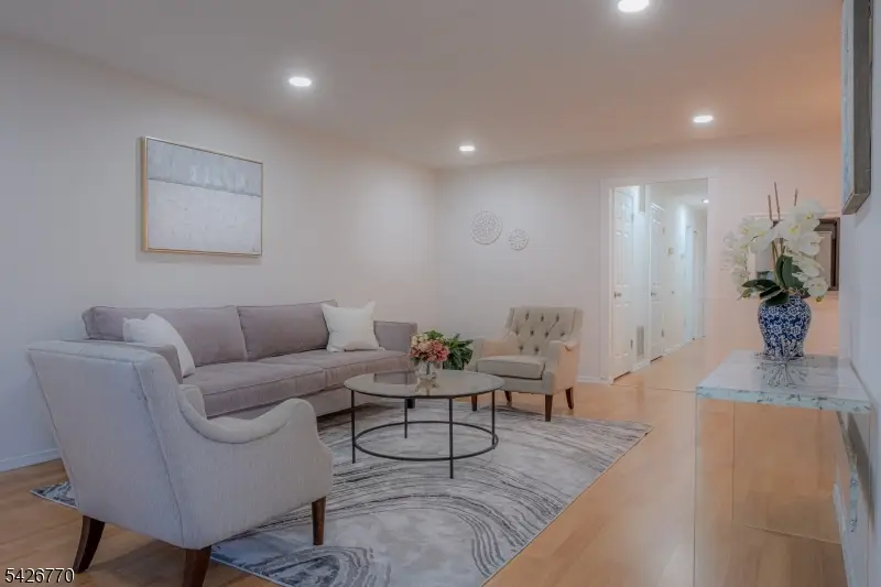 8 Amethyst Way #8, Franklin Park, NJ 08823 - #2