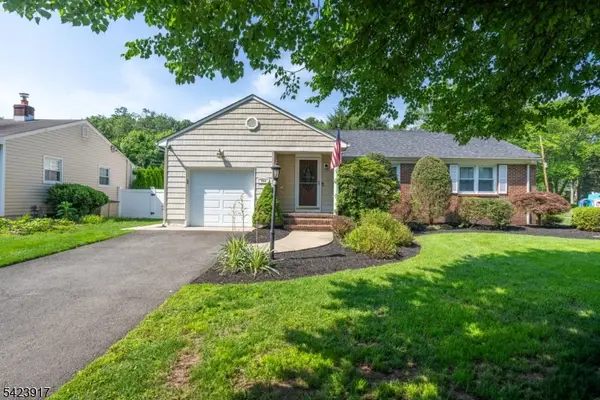 964 Crescent Dr, Rahway City, NJ 07065