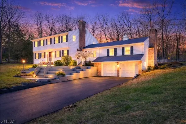 54 Robin Glen Rd, Watchung Boro, NJ 07069